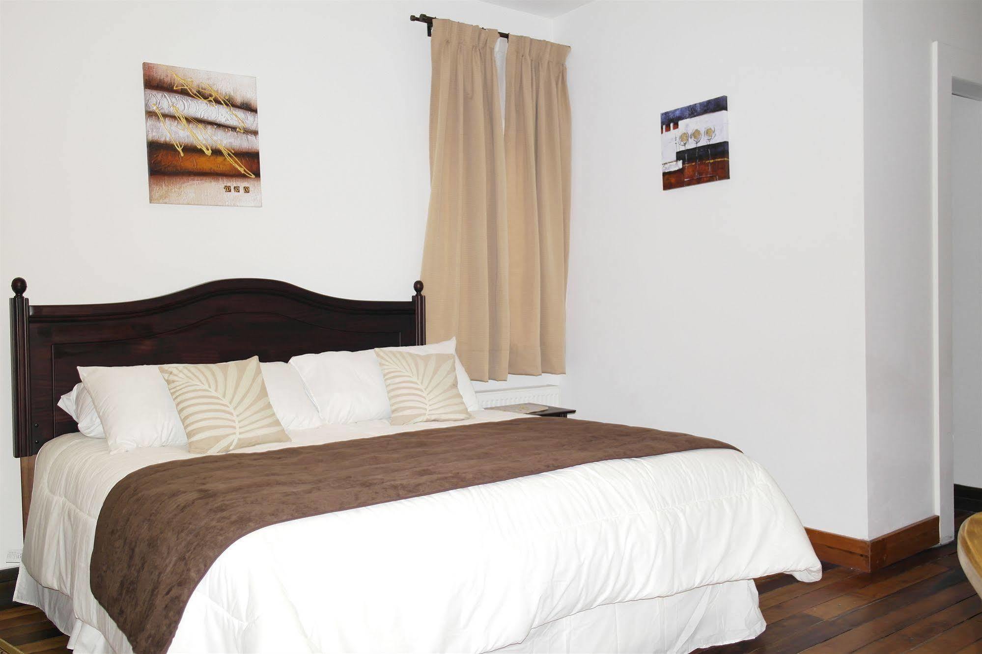 Hotel Casa Lyon ซานติอาโก ภายนอก รูปภาพ